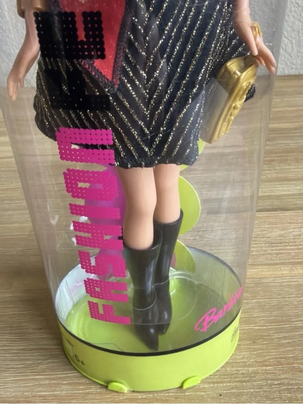 Fashion Fever Barbie Mattel 2004 H0866 Black Gold Dress Red Scarf Knee High Boot